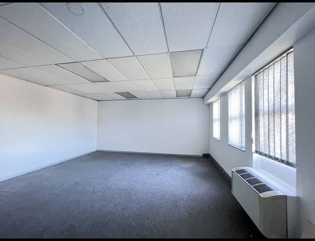 32M² OFFICE TO LET IN WYNBERG